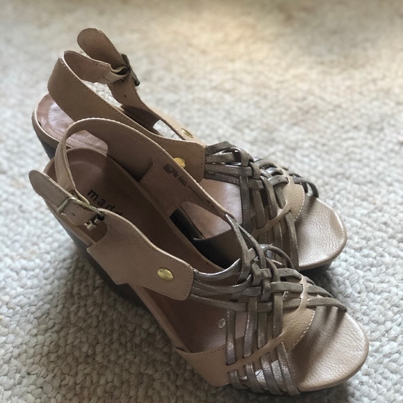 Madden Girl Upper Leather Wedge - Picture 2 of 3